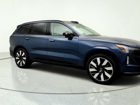 Used 2025 Volvo EX90 Ultra AWD/4WD image 3