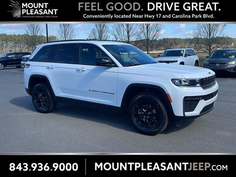 New 2026 Jeep Grand Cherokee Altitude AWD/4WD image 1