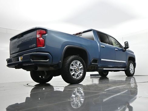 Used 2024 Chevrolet Silverado 3500 High Country w/ Z71 Off-Road Package AWD/4WD image 21