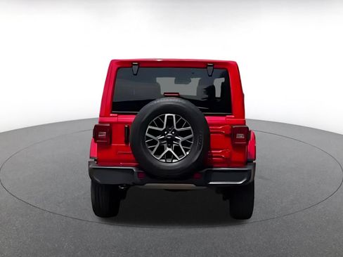 Used 2025 Jeep Wrangler Unlimited Sahara AWD/4WD image 12