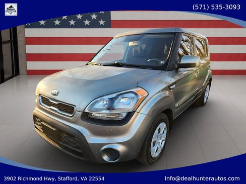 Used 2013 Kia Soul FWD image 1