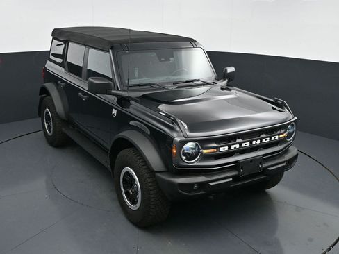Used 2023 Ford Bronco Big Bend w/ Sasquatch Package AWD/4WD image 17