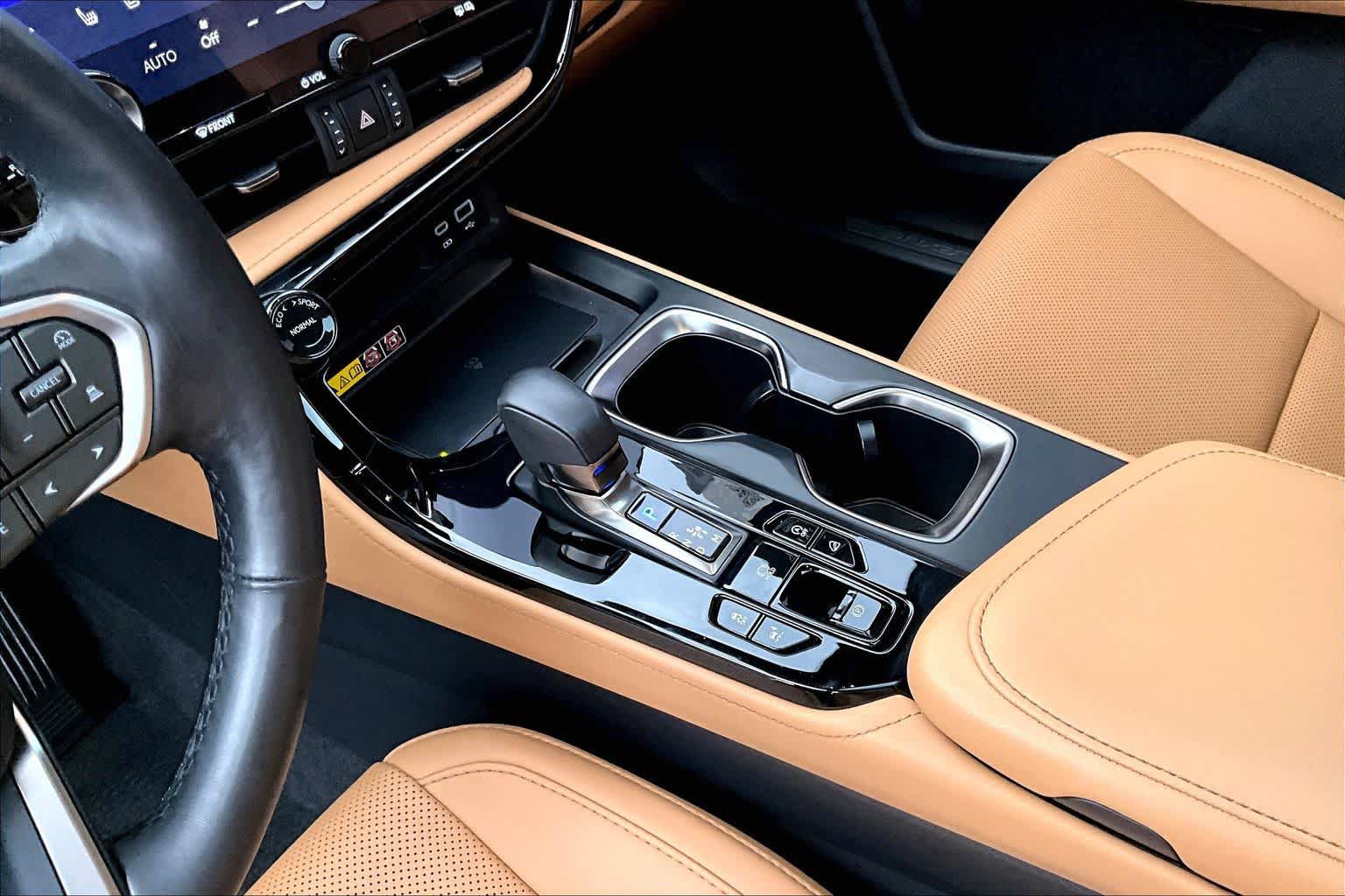 Certified 2025 Lexus NX 350 AWD w/ Accessory Package (2T) image 15