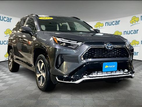 Used 2023 Toyota RAV4 SE image 1
