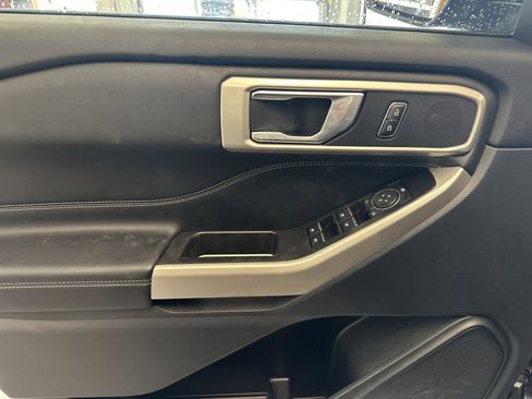 Used 2023 Ford Explorer XLT w/ Equipment Group 202A image 18