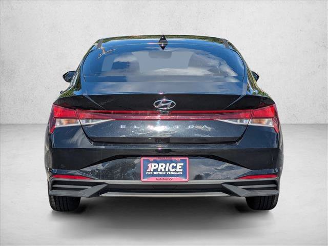 Used 2022 Hyundai Elantra SEL w/ Convenience Package FWD image 6