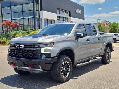 Used 2024 Chevrolet Silverado 1500 ZR2 w/ Technology Package AWD/4WD image 4