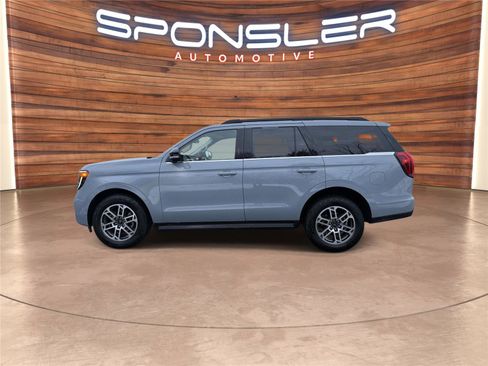 Used 2025 Ford Expedition Active image 2