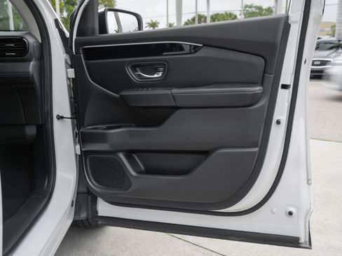 Used 2024 Honda Pilot EX-L image 37