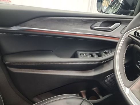 New 2025 Jeep Grand Cherokee Overland w/ Trailer Tow Package image 15