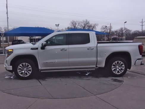Used 2024 GMC Sierra 1500 Denali w/ Technology Package image 4