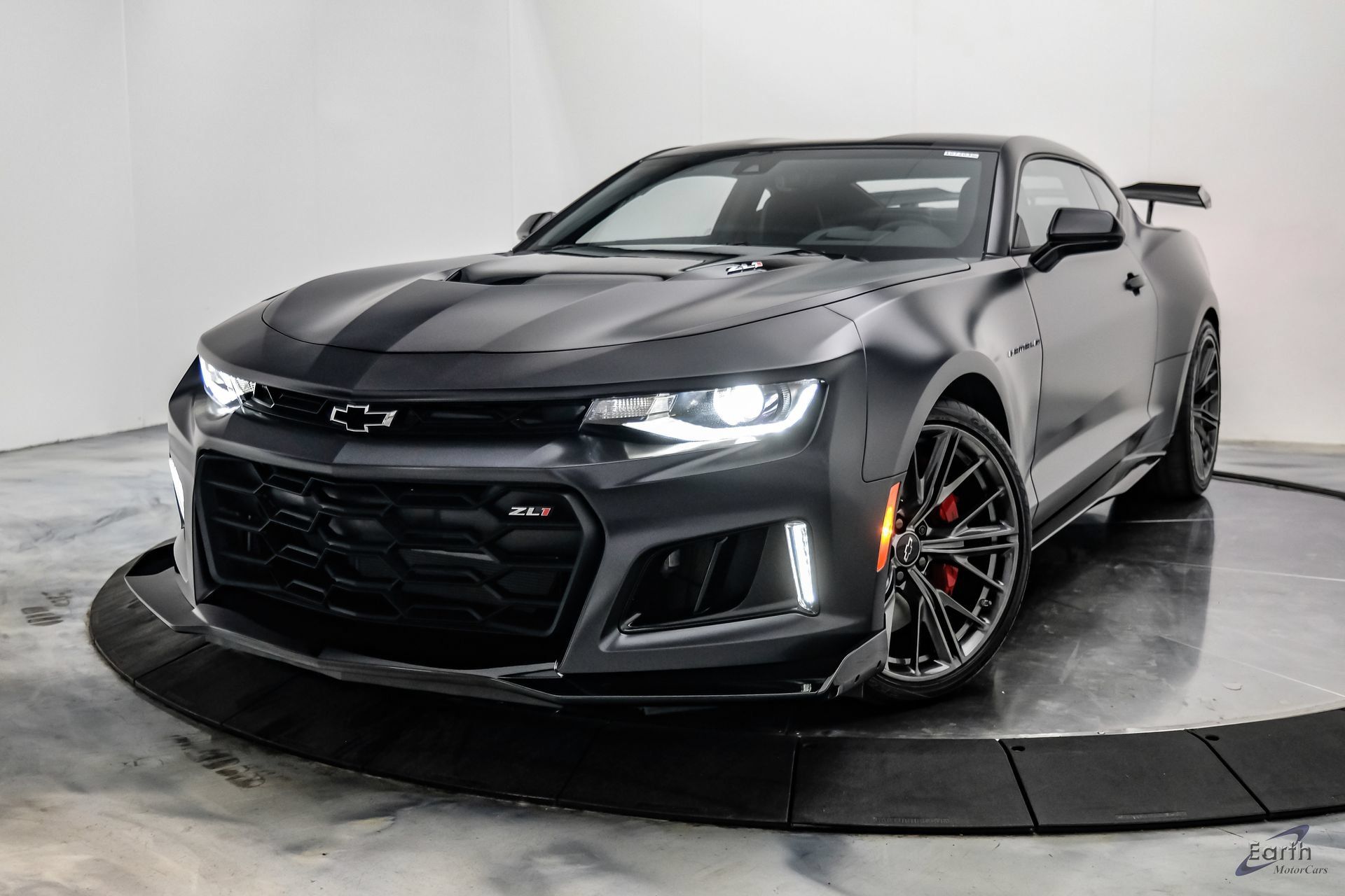 Used 2024 Chevrolet Camaro ZL1 RWD image 5
