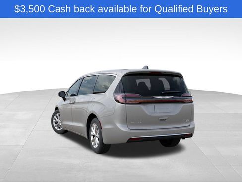 New 2026 Chrysler Pacifica Limited image 3