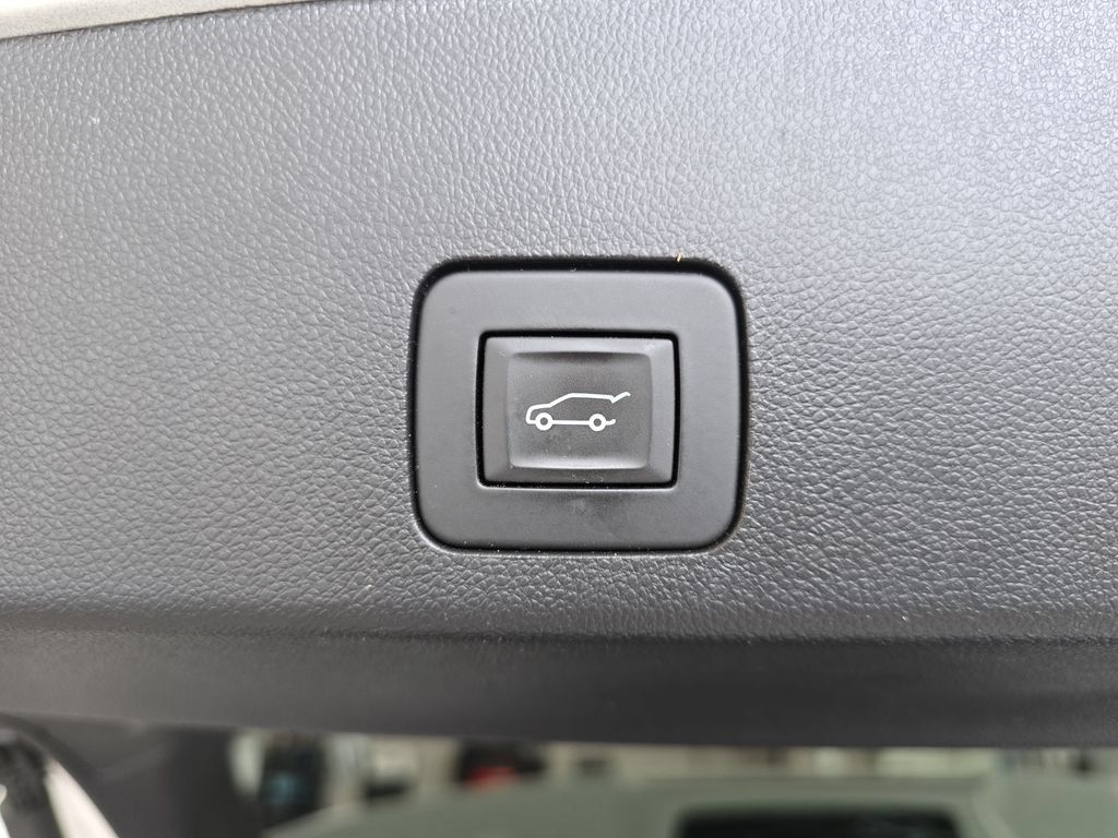 Certified 2024 Buick Encore GX Avenir w/ Avenir Technology Package AWD/4WD image 13