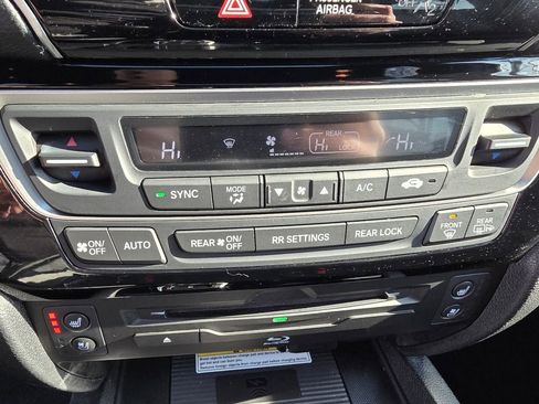 Used 2022 Honda Pilot Black Edition image 27