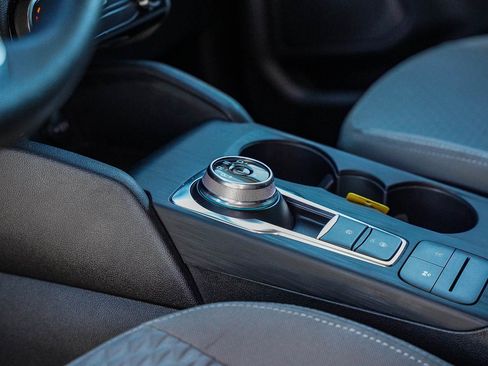 Used 2022 Ford Escape SE image 22