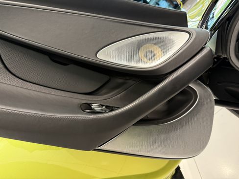 Used 2023 McLaren GT RWD image 14