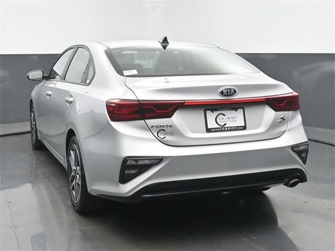 Used 2019 Kia Forte S image 4