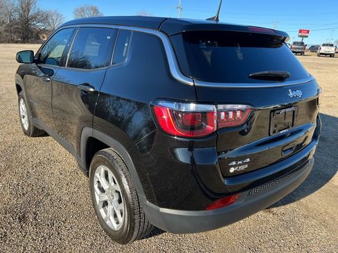 Used 2024 Jeep Compass Sport image 5