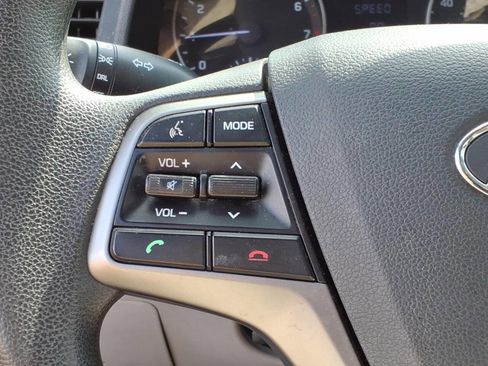 Used 2018 Hyundai Elantra SE image 20