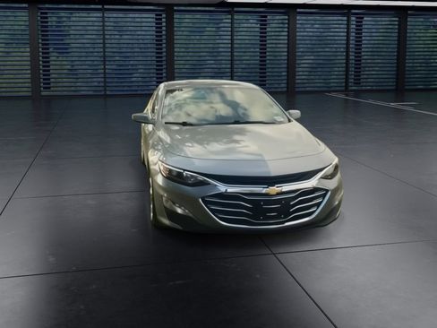 Used 2023 Chevrolet Malibu LT image 3