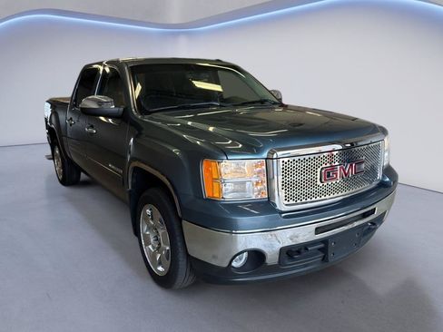 Used 2010 GMC Sierra 1500 SLT w/ SLT Convenience Package AWD/4WD image 1