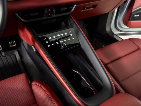 Certified 2025 Porsche Macan 4S Electric w/ Premium Package image 18