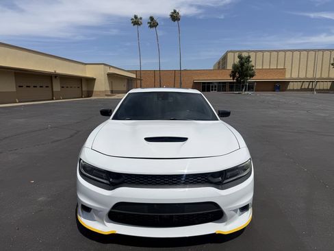 Used 2019 Dodge Charger Scat Pack w/ Technology Group RWD image 2