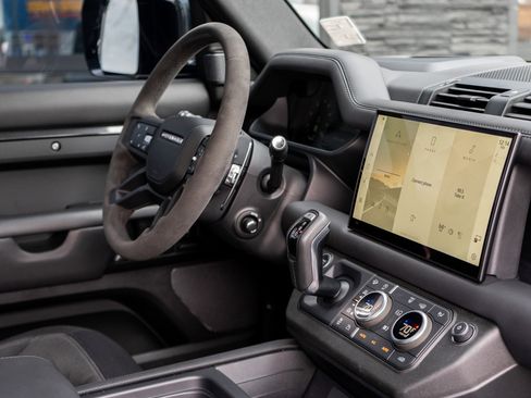 Used 2023 Land Rover Defender 90 Carpathian Edition image 45