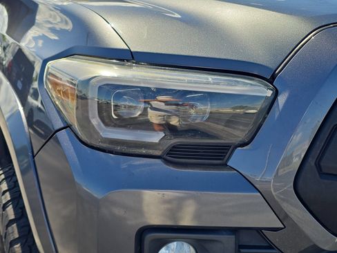 Used 2019 Toyota Tacoma TRD Sport RWD image 7