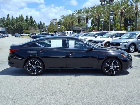 Used 2023 Nissan Altima 2.5 SR FWD image 4