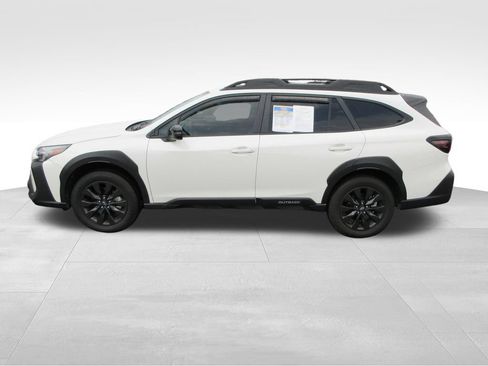 Used 2025 Subaru Outback Onyx Edition AWD/4WD image 2