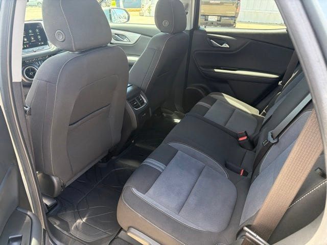 Used 2024 Chevrolet Blazer LT w/ LPO, Black Grille Bar Package AWD/4WD image 18
