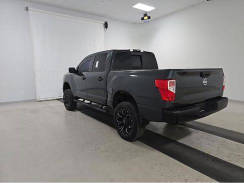 Used 2017 Nissan Titan S RWD image 4