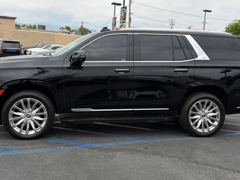 Used 2022 Cadillac Escalade Premium Luxury AWD/4WD image 4