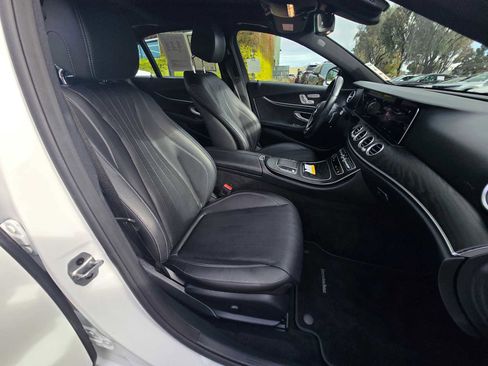 Used 2022 Mercedes-Benz E 350 Sedan image 11