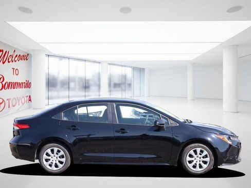 Certified 2025 Toyota Corolla LE FWD image 5