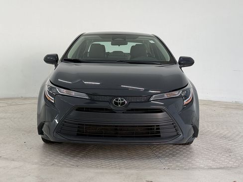 Used 2025 Toyota Corolla LE FWD image 6