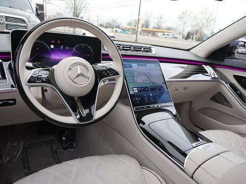 Used 2023 Mercedes-Benz S 580 4MATIC Sedan w/ 3D Technology Package image 36