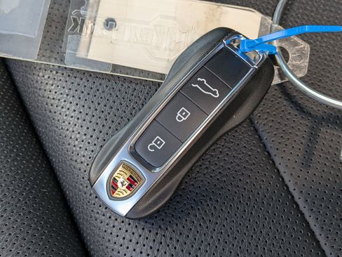 Certified 2025 Porsche Cayenne GTS AWD/4WD image 40