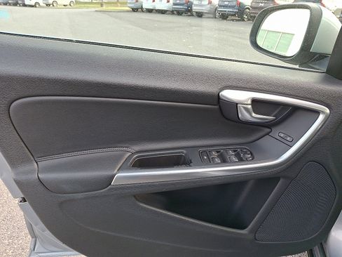 Used 2013 Volvo S60 T5 image 12