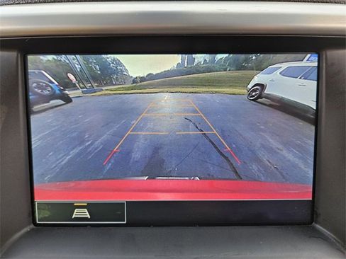 Used 2023 GMC Acadia SLT image 21