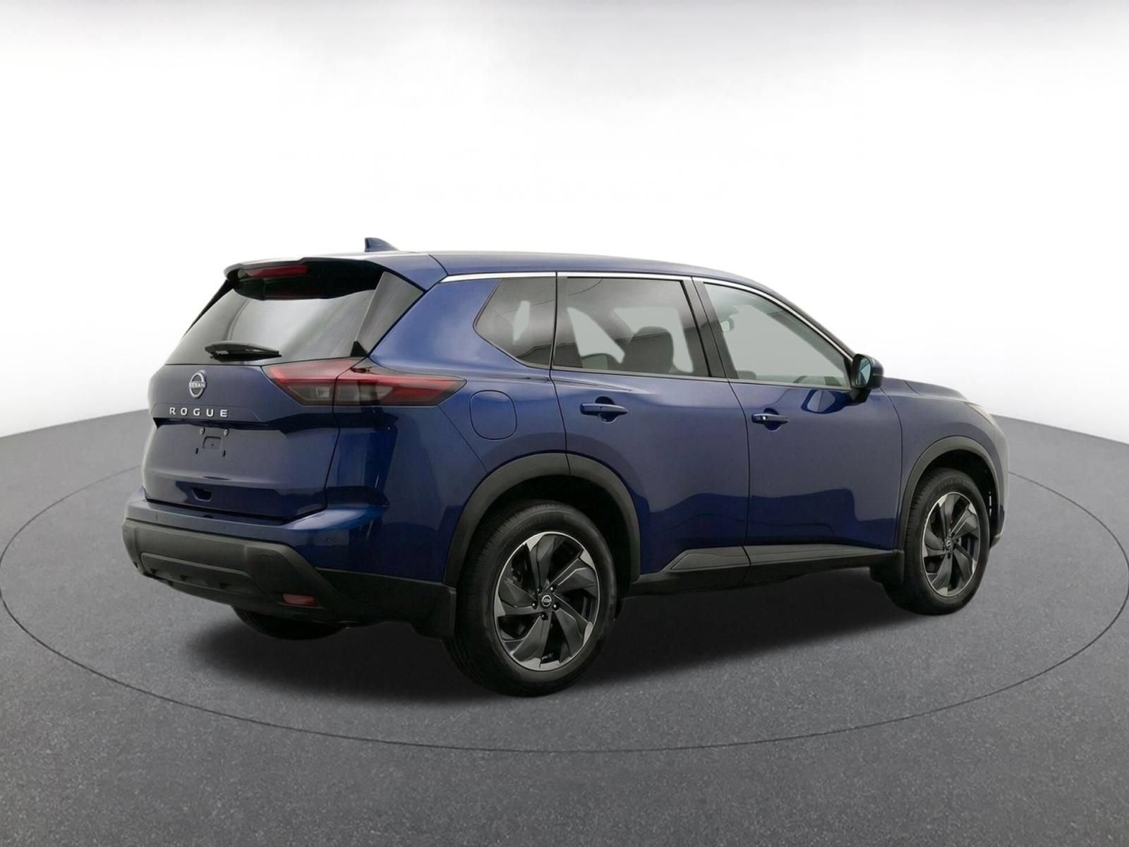 Used 2025 Nissan Rogue SV FWD image 10