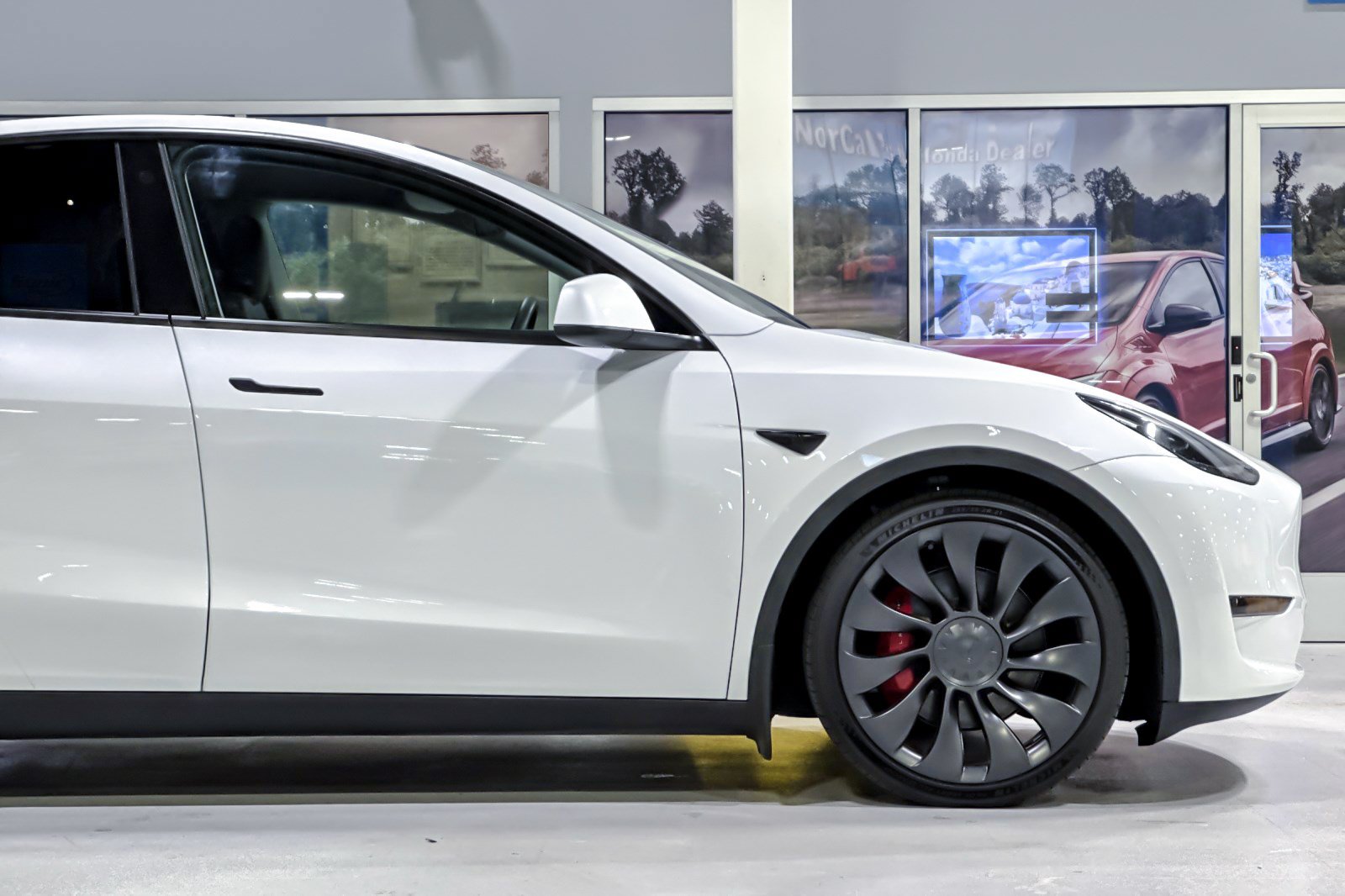 Used 2023 Tesla Model Y Performance AWD/4WD image 35