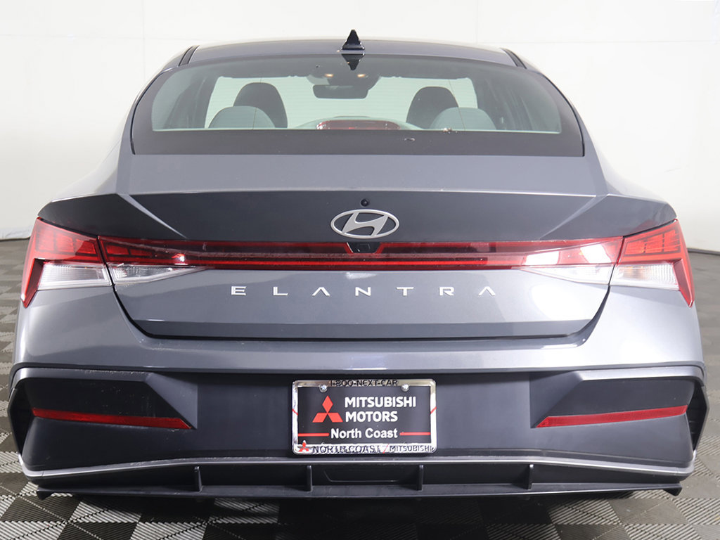 Used 2024 Hyundai Elantra SEL w/ Convenience Package FWD image 14