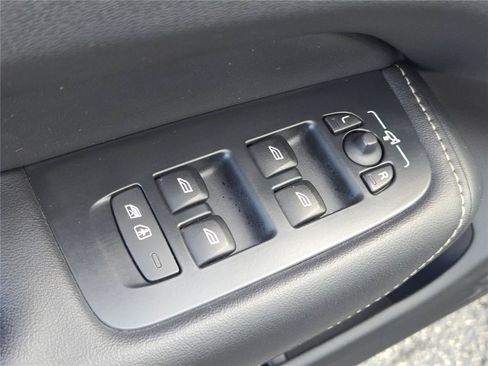 Used 2019 Volvo XC60 T8 Inscription AWD/4WD image 28