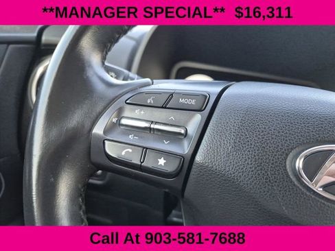 Used 2022 Hyundai Kona Limited FWD image 31
