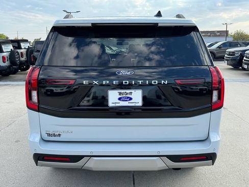 Used 2025 Ford Expedition Platinum AWD/4WD image 6