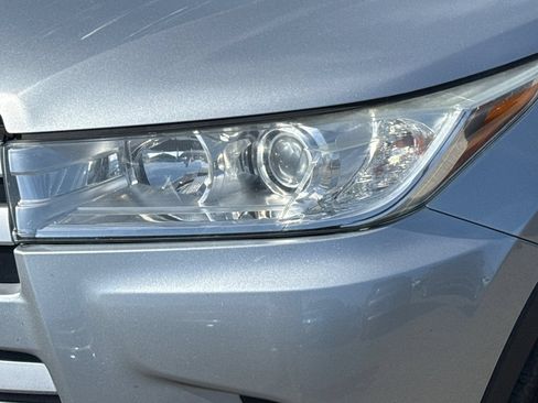 Used 2018 Toyota Highlander XLE AWD/4WD image 53
