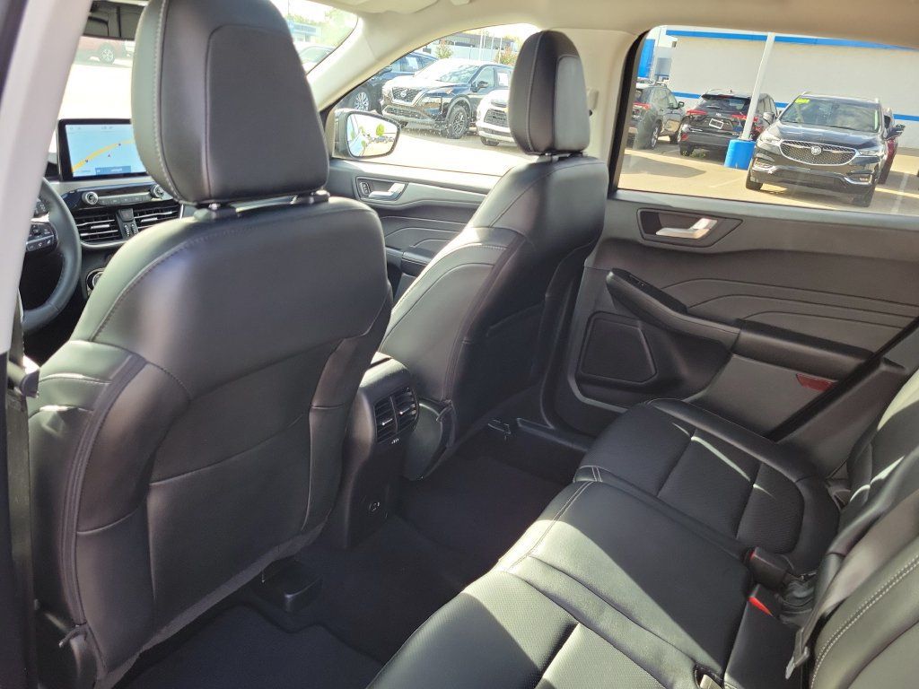 Used 2022 Ford Escape Titanium w/ Class II Trailer Tow Package AWD/4WD image 29